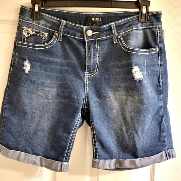 💓 A.N.A Size 12 Embellished shorts - Picture 2 of 7